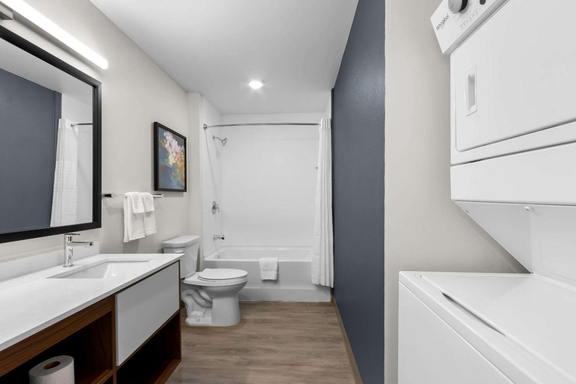 Everhome Suites Glendale Sports Entertainment District Экстерьер фото