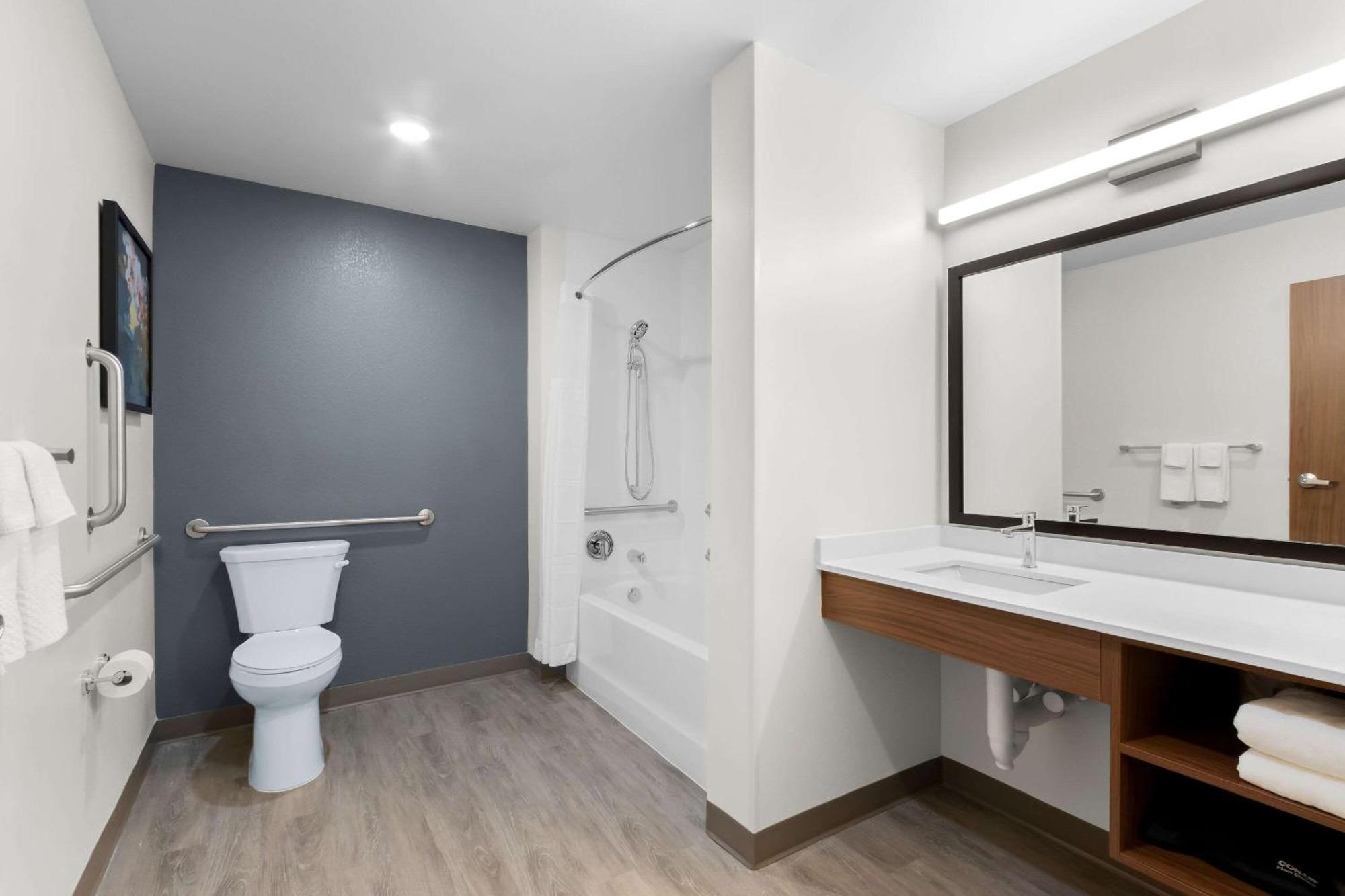 Everhome Suites Glendale Sports Entertainment District Экстерьер фото