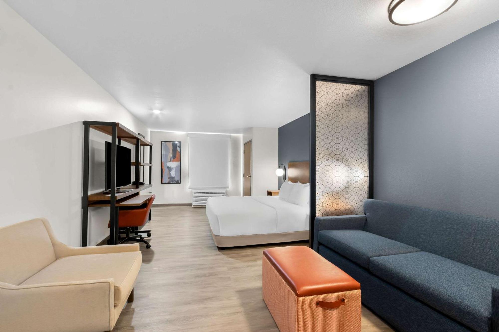 Everhome Suites Glendale Sports Entertainment District Экстерьер фото